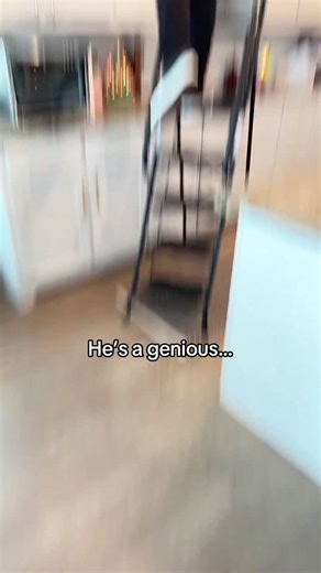 Esme | Viral Deals on Instagram: "When you just need that extra height without the wobble 🪜✨ Make sure you’re following & comment “LINK” so you don’t miss the DM (it won’t show if you’re not following 😉) #stepstool #stepladder #homeessentials #toolfinds #householdmusthaves diyhome amazonfinds"