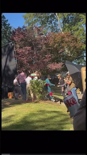 Nell Fisher and the cast of stranger things behind the scenes 😄😄 #nellfisher #hollywheeler #fyp