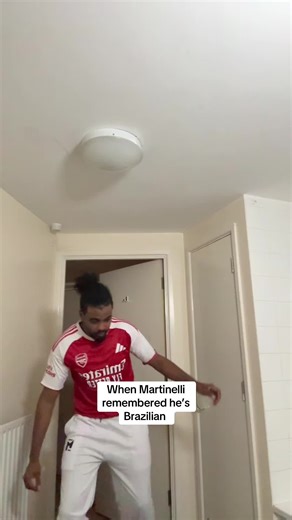 When Martinelli Showcases His Brazilian Football Skills