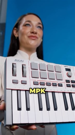 KARRA on Instagram: "My favorite new features🔥AKAI MPK Mini MKIV 🎹 chord mode, arpeggiator, scale snapping, drum pads, macro knobs, pitch bend, modulation wheels, and more! 🎛️ @akai_pro #akaimpkmini #akai #paidpartnership"