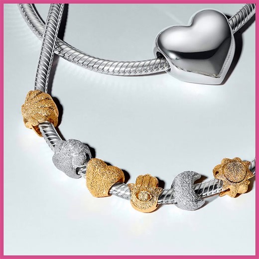 Estilos que duran para siempre. ✨ Charms desde $519. Explora la colección con un clic aqui 👉 https://mx.pandora.net/es/charms/ #PandoraJewellery #PandoraCharms #Pandora . . . Aplican términos y condiciones. | Pandora