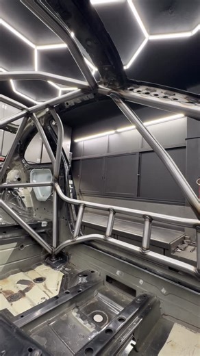 Αλέξανδρος Μαγιάφης on Instagram: "NASCAR door style is not just two tubes with a random curve pushed slightly outward. It is a side-impact protection layout where the tubes follow a specific sequence of bends and consistent geometry, creating a proper load path in a side impact. #bmw #bmwe92 #e92 #drift #driftcar #bimmer #eurofighter"