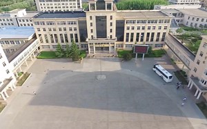 青岛市西海岸第一高级中学 - 航拍一中