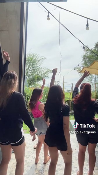 Hindi ako makasabay! 😆 Thanks mima @CELHYN SISON! Ikaw pa rin tlga dancerist! 🥰🫶🏻💗 Dance ulit tayo together soon! 🥰