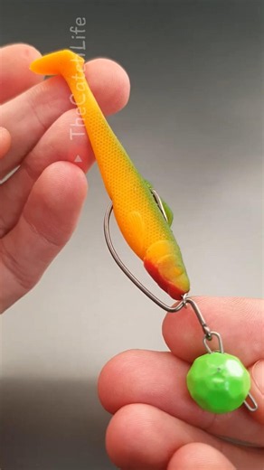 Fishing Hack: How to Keep Swimbaits from Slipping Off Offset Hooks! #fishing #handmadelure
