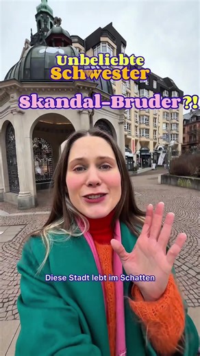 Naaa, wer kennt den großen Bruder?! 😭🫢 Alle Adressen findet ihr hier: Secondhand & Vintage Mode: \t•\tSecondhand Rosi – Vintage & Mode aus zweiter Hand, Grabenstraße 12, 65183 Wiesbaden \t•\tSecond Hand Courage – Großer Second-Hand-Shop mit Mode, Neugasse 2, 65183 Wiesbaden \t•\tReSales Wiesbaden – Second-Hand-Mode & zeitlose Stücke, Ellenbogengasse 6, 65183 Wiesbaden \t Concept stores: \t•\tdrinneN – Konzeptstore mit Mode & Lifestyle, Mauergasse 3, 65183 Wiesbaden \t•\tstudiot - Grabenstraße 