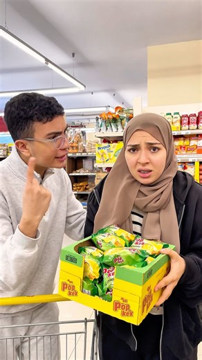 أحمد البخيل و عفراء طماعة 🤯شو عملوا بالماركت 😱 # #haya_family #comedy #funny #shorts