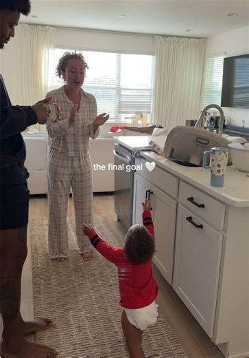 I remember screaming this song praying for the life I have now🥺 but it’s not about what I have it’s more so the fact that I chased God & the things followed!