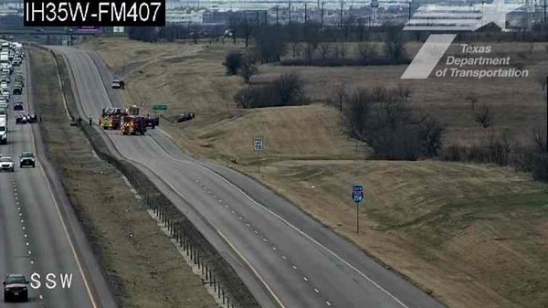 Fatal motorcycle crash shuts down the southbound lanes of I-35W, officials say