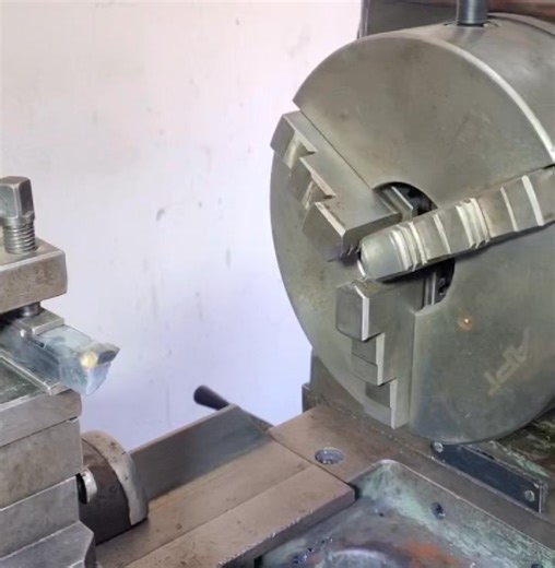 693K views · 5K reactions | I haven't seen such tips and inventions before #ideas #amazing #Amazing_inventions #lathe #lath #toolstour #lathmachine #becreative #WeldingCraft #MetalworkingMagic stareel #digital #LatheWelding #CreativeMetalwork #MetalFabrication #MetalworkingMagic | Tools and Ideas | Facebook