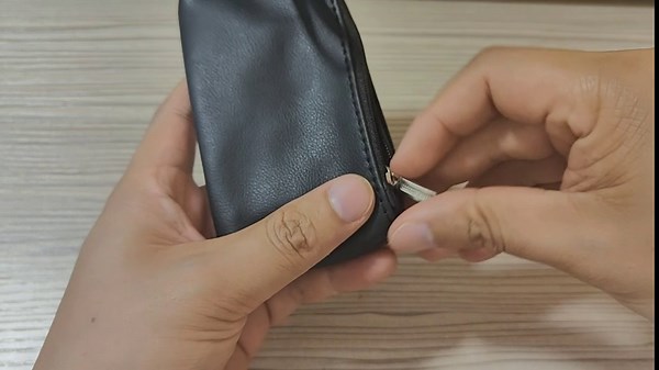 1 Pcs Leather Mini Double Zipper Coin Purse Wallet, Coin Organizer, Change Holder, Leather Zipper Storage Bag for Men & Women