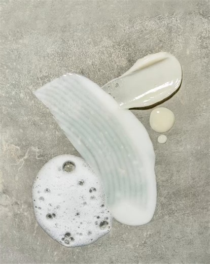 What are the benefits of a full Calm Restore™ #routine? 1️⃣ Redness Relief Foaming Cleanser gently cleanses your #skin. 2️⃣ Nourishing PHA Exfoliator reveals smoother, brighter skin. 3️⃣ Triple Oat Serum soothes & fortifies your #moisture barrier. 4️⃣ Oat Gel Moisturizer moisturizes for 24 hours. Comment which one you’re trying next. #Aveeno | Aveeno