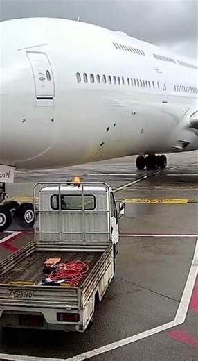 Wingtip Vortex Chaos at Taxiway Corner