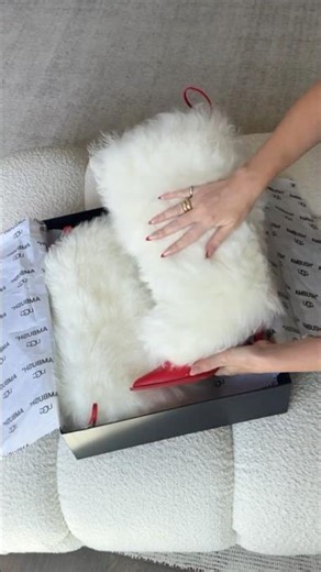 First stop, UGG.com. Next stop, Shibuya, Tokyo. ✈️❤️