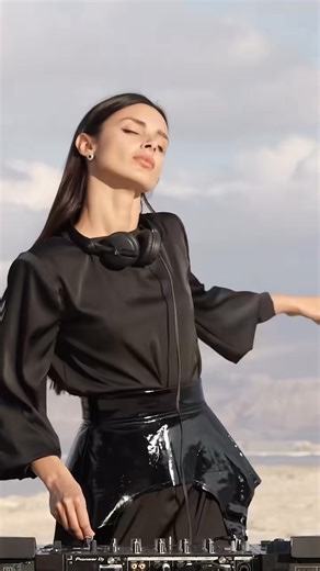 En el Medio del Desierto una Frecuencia que me Eleva a otra Dimensión. En el Mar Muerto 2022 #Recuerdo #Korolova | Leo Aguial