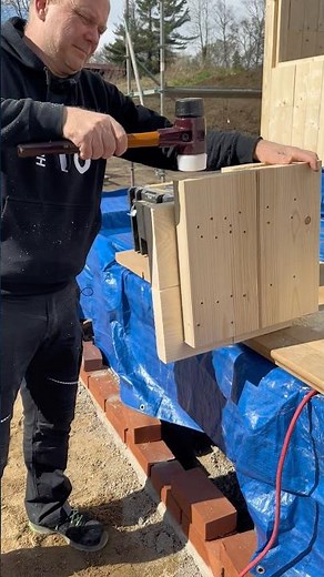 Baumaterial anpassen ohne extra Wekzeug!Vollholz-Steine einfach zusägen!#anpassen #holzbau #holzbau