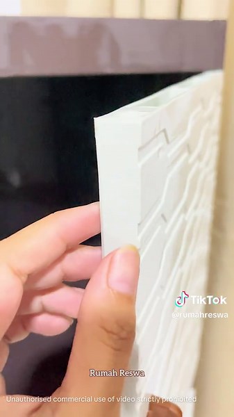 Lemari Pakaian Minimalis dan Estetis