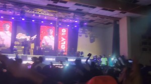 Fans hurled cans at Holy Ten, demanding that they need Voltz JT "NOP" on stage. This infuriated Holy Ten , who retaliated by throwing the microphone. | Latest.News