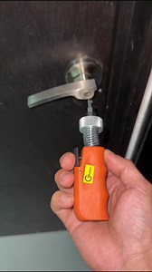 1.6M views · 8.8K reactions | Lock opening tool when you lose the keys  Herramienta de abrir cerraduras cuando pierdes las llaves  #key #hack #locksmith #tools #lockdown | Cerrajeros Master Locks | Facebook