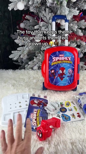 This Marvel Spidey & His Amazing Friends suitcase playset doubles as a travel accessory and a portable toy set. Kids can roll it like real luggage, then open it to reveal a tool-style play kit for role-playing fun anywhere — road trips, flights, playdates, or around the house. Lightweight, easy to carry, and designed to spark pretend play for little Spidey fans. Don’t wait—the sale ends December 9, 2025. #SpideyAndHisAmazingFriends #KidsTravelGear #PlaysetFinds #TikTokShopHolidayHaul #BeautyAndL