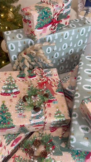 How many gifts did I wrap 😱🎄🎁 #christmas #giftwrapping