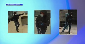 Man charged with robbing downtown Chicago bank, shooting security guard