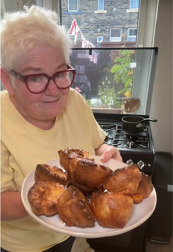 Yorkshire Puddings Recipe: Gas 8 then Gas 6 Method