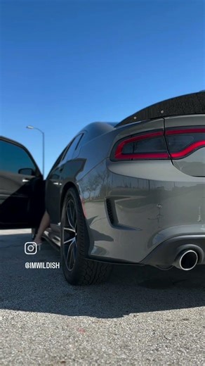 Girl revving car loudly🔥 #exhaust #revving #cargirls #sexy #automobile #cars #viral