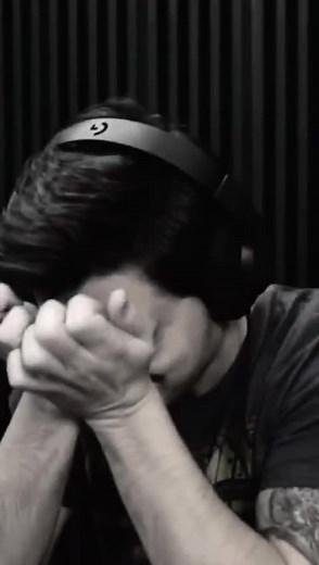 Felipe Neto Chorando: Reagindo ao Abandono de Lucas