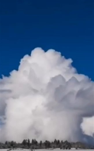 Time-lapse film from a five-day road trip across changing landscapes