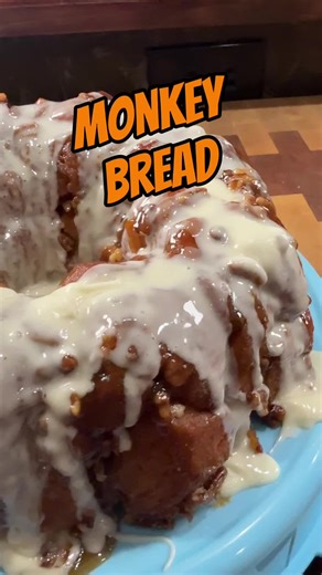 #monkeybread #easydessert https://cookerofdeliciousness.com/monkey-bread/