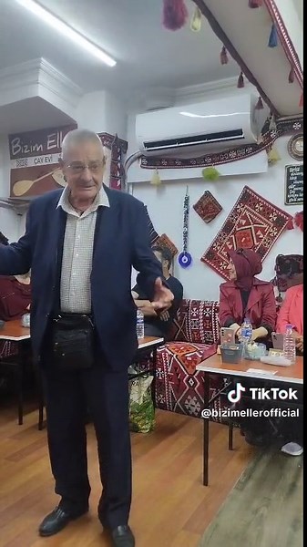 Türk Halk Müziği Canlı Performansları