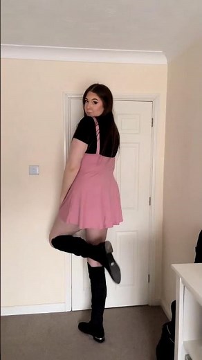 Very Tall Girl Katie Wools (Perfect Heights And World)