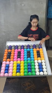 "How Color Placement Affects Perception: A Stunning Example of Ball Arrangement" | King of Knots