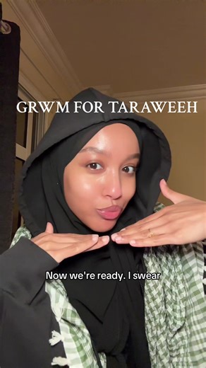 Back at it with the taraweeh vibess getting into my flow again❤️ kinda lying because how am I late and I’m walking distance 😔 • • Products mentioned: @Summer Fridays jet lag mist @elfcosmetics lip oil in jam session @UNIQLO Canada hoodie #ramadan
