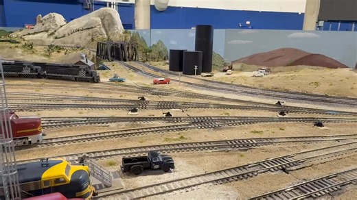 10K views · 461 reactions | Happy Mainline Monday! A set of Alco RSD-15s pound the high iron with the reefer train full of California oranges. | Santa Fe All the Way Modular Layout | Facebook