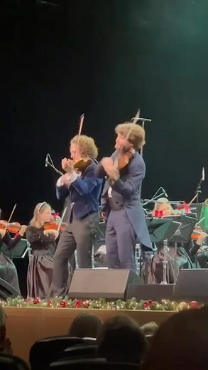 Fairytale of New York (phone video)