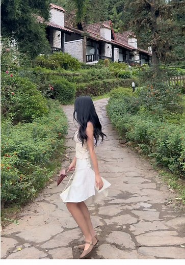 Outfits for Women in Sapa: Fashion Guide for October