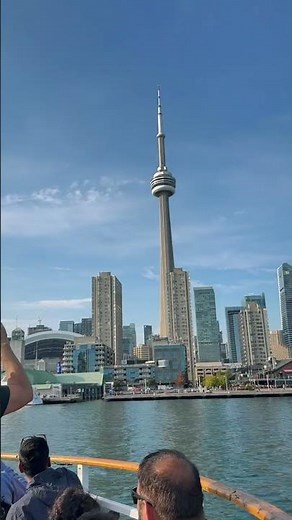 Must-See Toronto! The Best View of the CN Tower from a Boat Ride