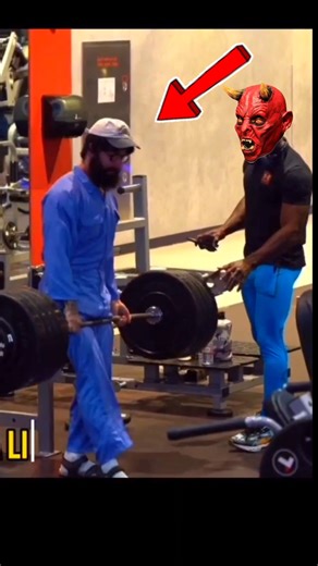 big Powerlifter 😱 reaction Bodybuilder #gymmusic #bodybuilder #anatolyprank #letest #new #shorts