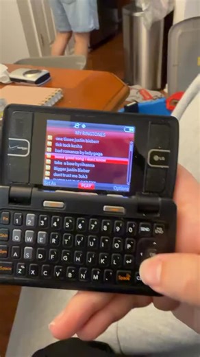 cookie tech on Instagram: "#verizon #viral #fyp #instagramreels #explorepage #nostalgia #foryoupage #oldphones #2010"