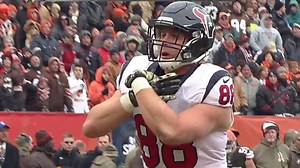Graham gives fans the bird after touchdown