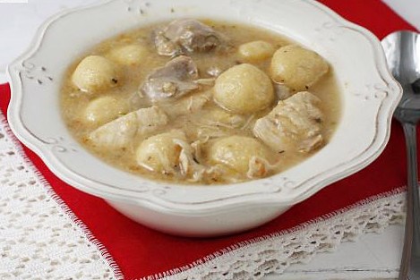 Borí borí con pollo, receta tradicional paraguaya