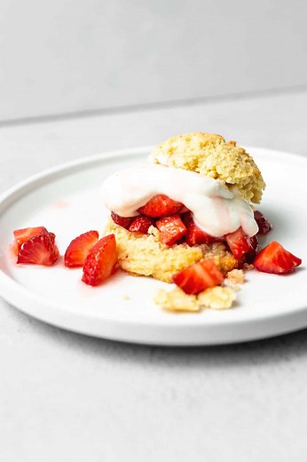 Easy Keto Strawberry Shortcake Recipe - Gluten Free • Low Carb with Jennifer