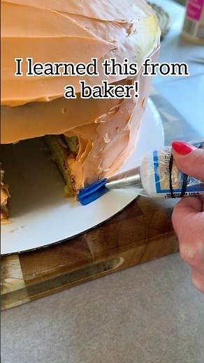Use a ziplock bag and rubber band to attach pipping tips to a store bought icing tubes! #cake