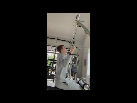 How to Do Lat Pulldown (PERFECT FORM for Beginners) | Upper Body #7
