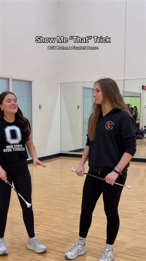 #collegetwirlers #batontwirling #onlytwirlers #buckeyetwirl #majorette #dance | Buckeye Twirl