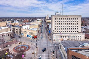 Living in the Downtown Oshkosh Neighborhood of Oshkosh, WI
