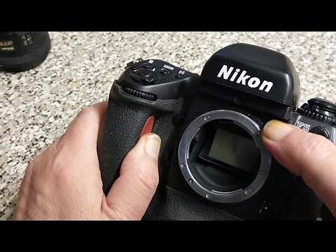 The Beast, Nikon F5, loading with film