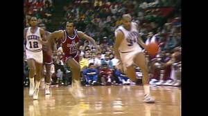 💥 1988年的今天，Charles Barkley送上這記充滿「速度」與「力量」的一條龍暴扣。 | NBA Taiwan